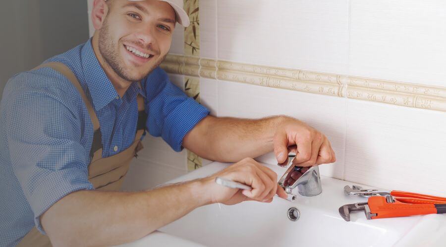 Handle or spout repair in Surfside, CA